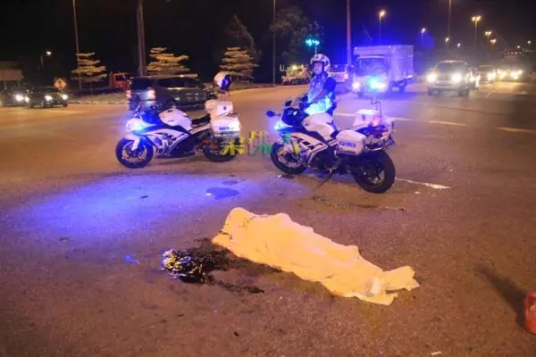 騎摩哆與轎車碰撞 長巴司機回不了家