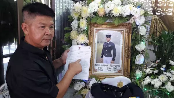 泰版洪仲丘事件...18歲軍校生猝死「父母私下送去解剖」發現「器官被摘除+腦袋塞衛生紙」