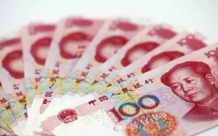 離婚後,男子帶兩千塊錢,去醫院看望女兒,推開門後他想復婚了