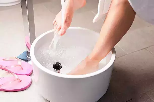 雙腳是健康「報警器」,有這四個症狀,說明身體出問題了