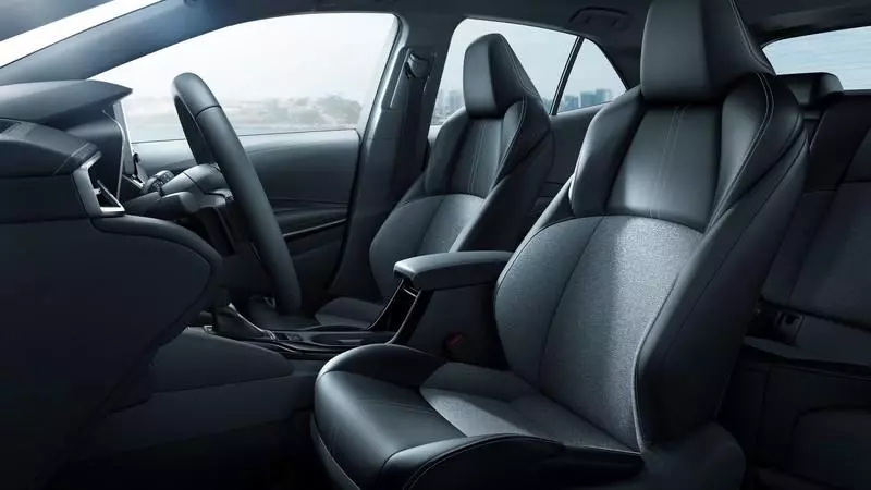 2019全新TOYOTA ALTIS 終於要來了!即將在11月16號發布!您期待嗎?帥!