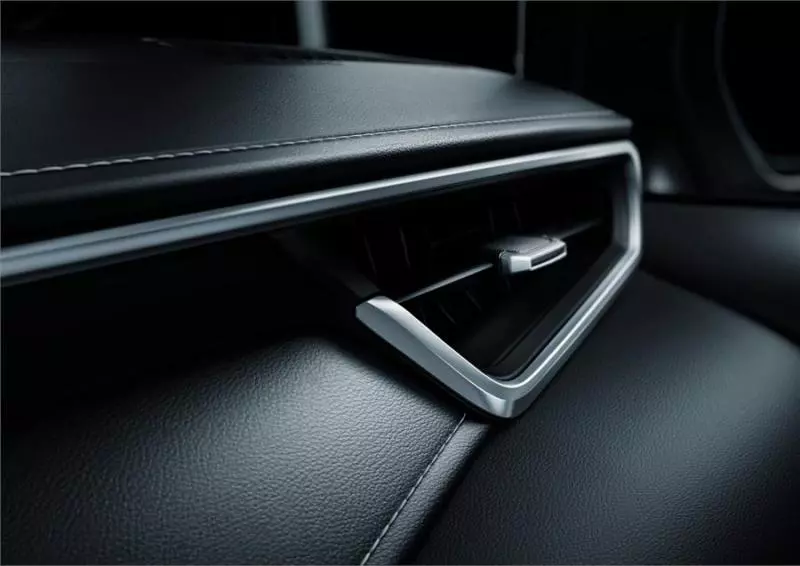 2019全新TOYOTA ALTIS 終於要來了!即將在11月16號發布!您期待嗎?帥!