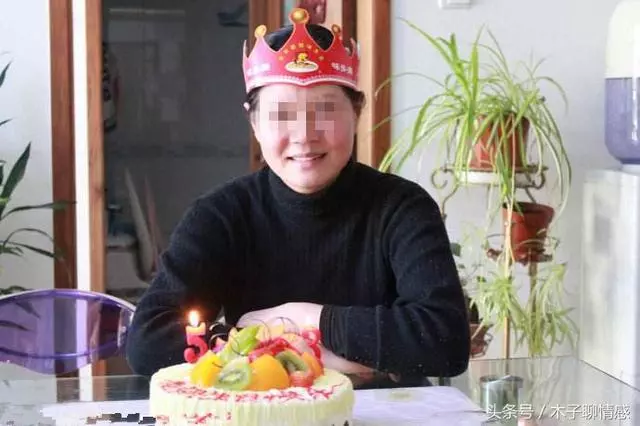 母親生日,老婆給500紅包,氣得我摔門而出,第二天提出了離婚