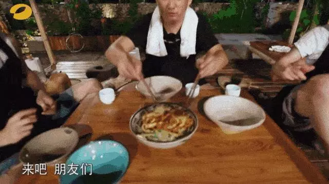 黃磊老師最拿手的蔥油麵,你們一定要學會!鮮香爽滑,味道一級棒
