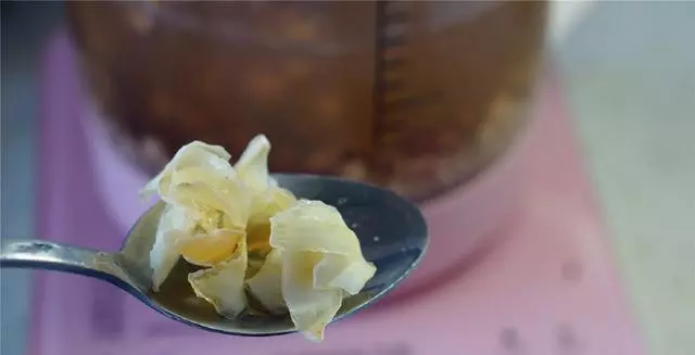它是「女人神仙水」,就算35歲還是少女臉,經常喝的女人會美容