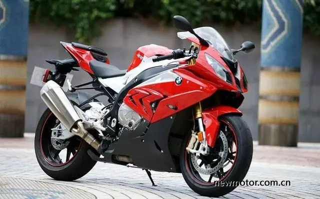 大小眼已成過去 2019寶馬S1000RR全新發布