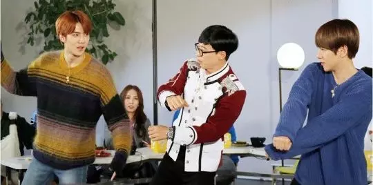 [EXO][分享]181107 新聞圖為你詮釋燦烈眼中的自己vs 別人眼中的燦烈