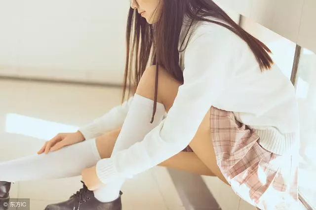 老公去世一個月我查出懷孕,給婆婆報喜後忘掛斷,隨後對話我傻住