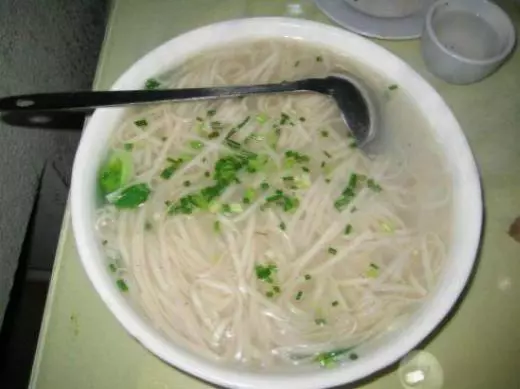第一次去女友家,她媽媽單獨給我煮了一碗面,嘗了一口我決定分手
