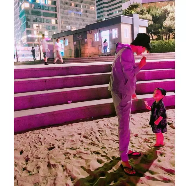 金鐘仁完美詮釋做舅舅的心境,把羅恩當成好朋友,愛麗:我是舅媽