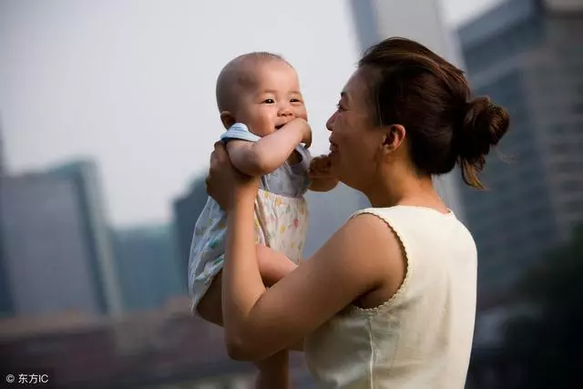 離婚給老婆一張60萬銀行卡,回家一查餘額,以為自己看錯了