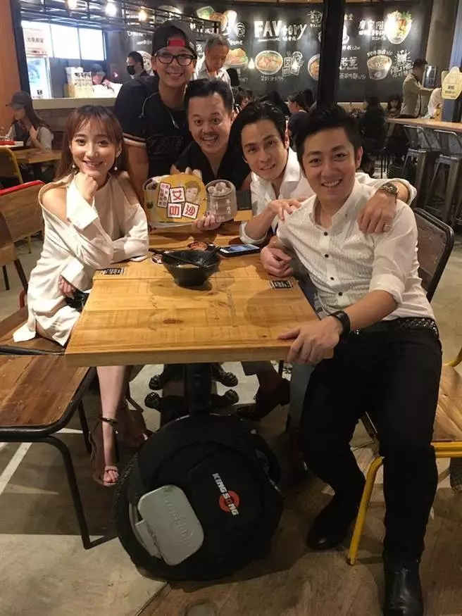 一年都沒嘿咻!艾成鬆口「與王瞳正在分居中」原因曝光,認了婚姻卡關:「不知她愛不愛我」!
