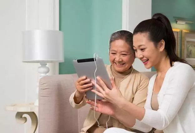 親媽來照顧我坐月子,三天老公就趕她走,我拍手稱好!