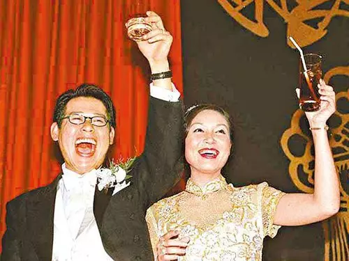 遠嫁大馬當拿督夫人 張鳳妮未添男丁壓力大
