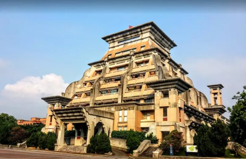 大學生怒罵同學「垃圾組員」被告誹謗!法院判罰8千元外加拘役20天!