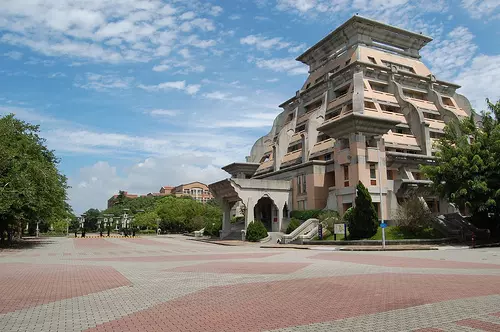 大學生怒罵同學「垃圾組員」被告誹謗!法院判罰8千元外加拘役20天!
