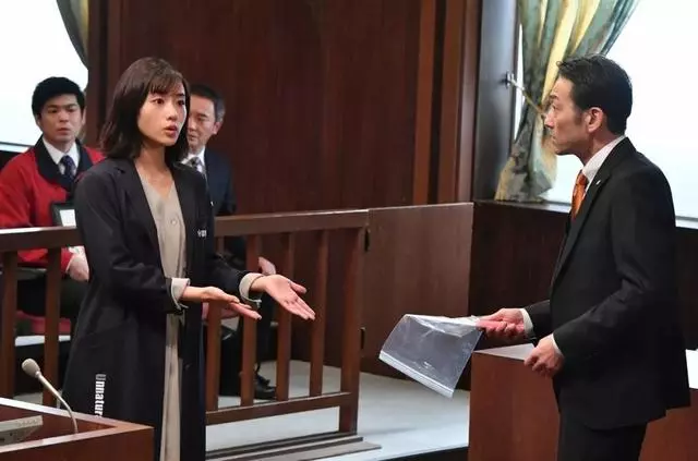 新垣結衣新劇:為了一份工作,得多麼辛苦地逼自己