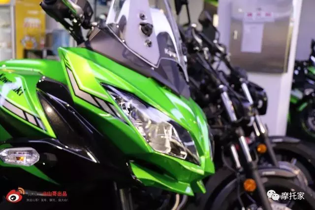 川崎W800 CAFE和Z400米蘭登場,一起來看看即將登陸中國的川崎新車型!