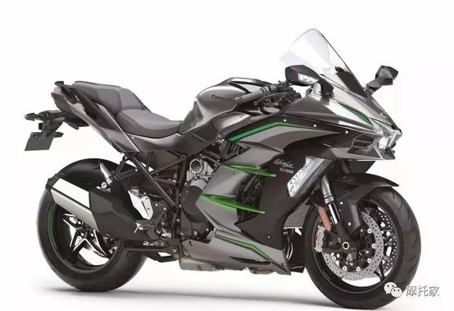 川崎W800 CAFE和Z400米蘭登場,一起來看看即將登陸中國的川崎新車型!