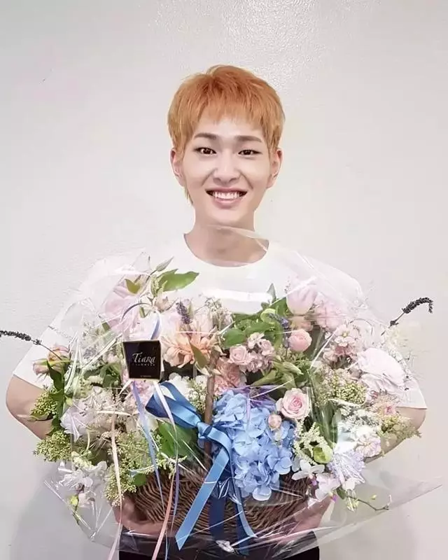 SM表示SHINee溫流即將入伍,成為SHINee第一位當兵的團員!