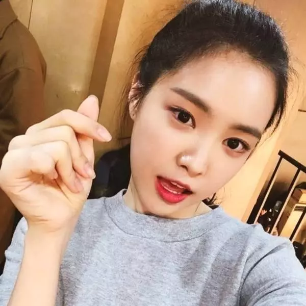門面擔當的她被疑整容失敗,自稱從來沒談過戀愛,網友誰信