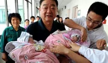 婆婆說生兒子給一百萬,生女兒給20萬,孩子出生後,婆婆蒙了