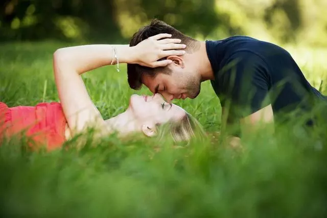 娶了一個33歲的剩女,結婚後才明白,這麼漂亮還會被剩下來