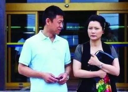 婆婆病我給五萬她嫌少,我說出憋在心裡的兩件事,她一聲不吭