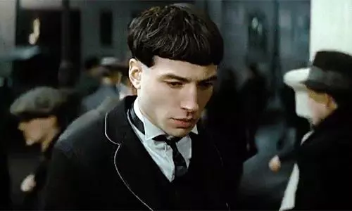 《神奇動物2》巴黎首映,個頂個端莊的主創里混進一隻麼蛾子