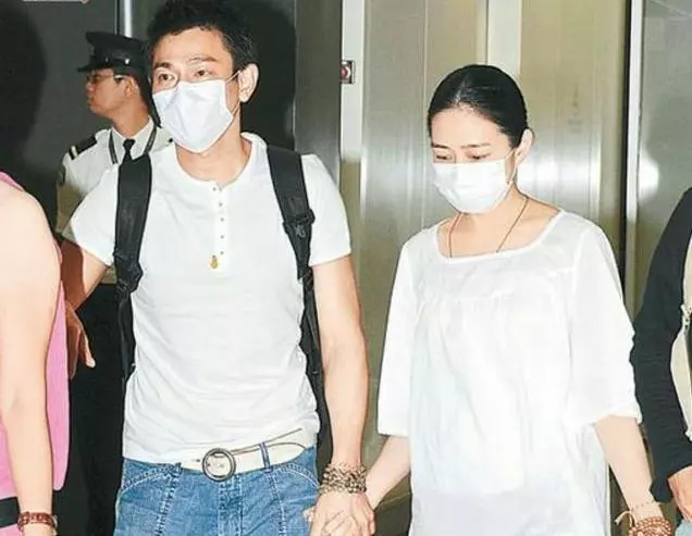 李湘女兒遇上劉德華女兒,差距一目了然,這就是豪門土豪的差距?