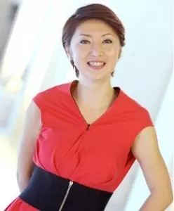 【被助理踢爆】新加坡藝人混亂私生活大公開!想不到他竟與公司女高層上床換角色,就連粉絲也不放過!?