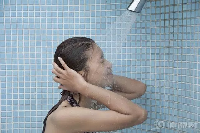 洗澡時搓出的泥,原來是這種東西,之前都不以為意