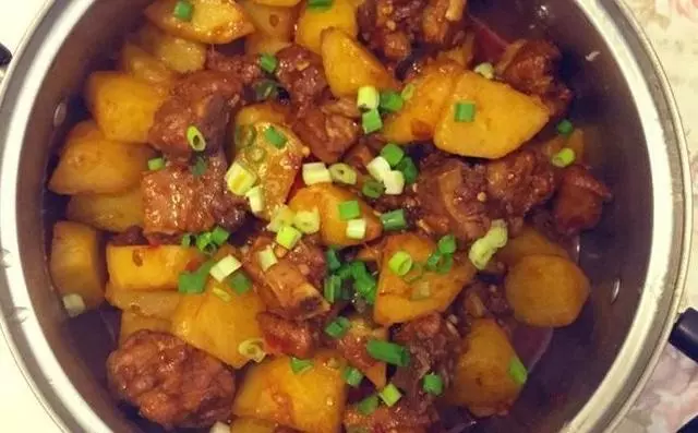 土豆的十種做法,再也不會每次都吃土豆絲了,快收藏吧