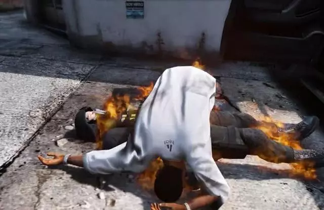 《GTA5》特警執法後,開車去了哪裡?看完後整個人都不好了!