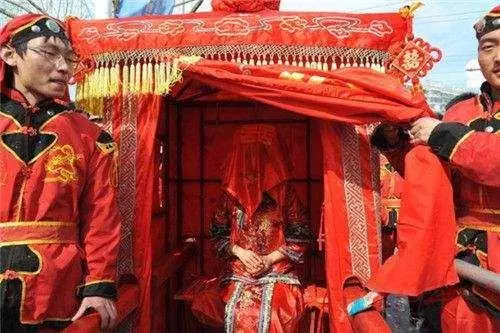 小叔子結婚,婆婆要給女方二十萬彩禮,知道後我扇了丈夫一巴掌