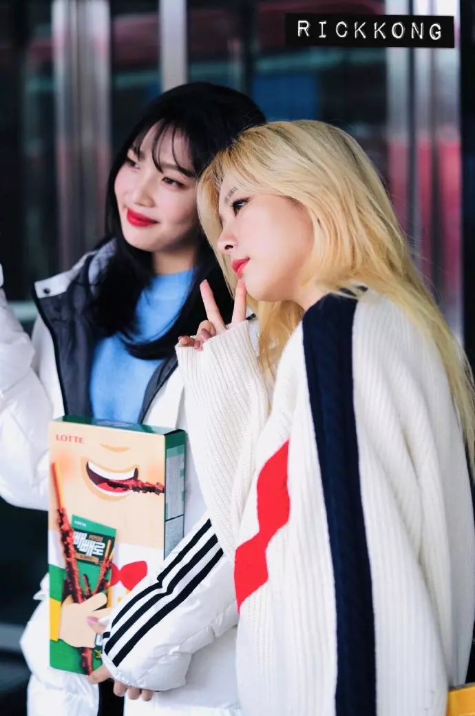 [Red Velvet][分享]181111 我們九妹有狗啦！直播曬汪一臉自豪~