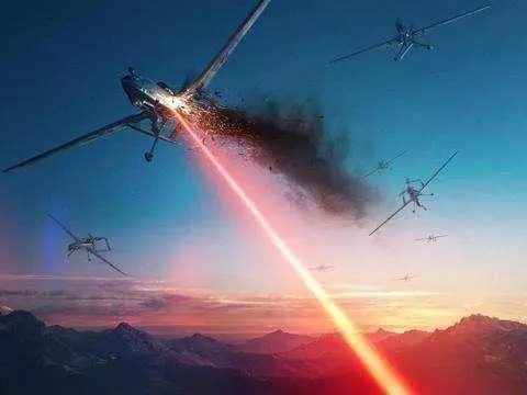 美電子戰機夜探情報,戰機機殼造強光燒毀,飛行員倉皇逃回