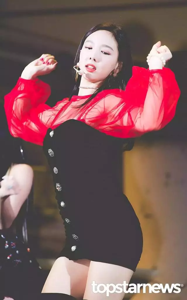 TWICE《Yes or Yes》舞台服裝大揭曉,這樣穿真的超有魅力!