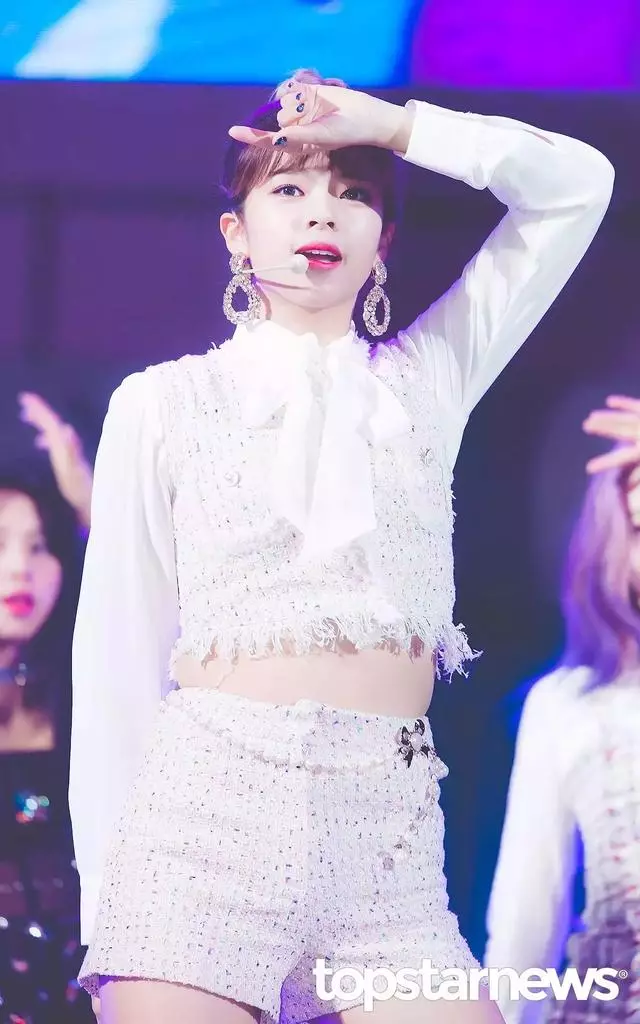 TWICE《Yes or Yes》舞台服裝大揭曉,這樣穿真的超有魅力!