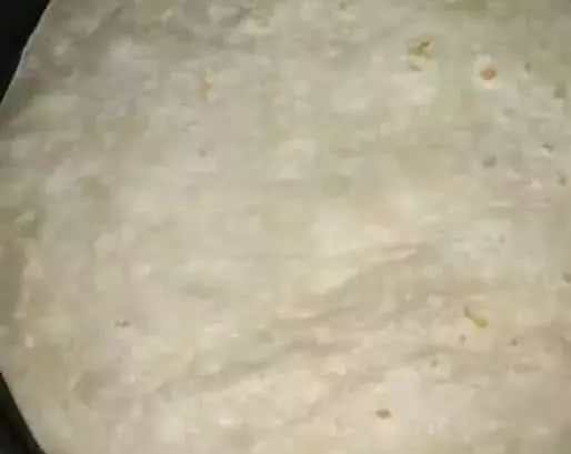 快速雞蛋餅的做法,不用發麵,開水一燙,柔軟又勁道,早餐首選