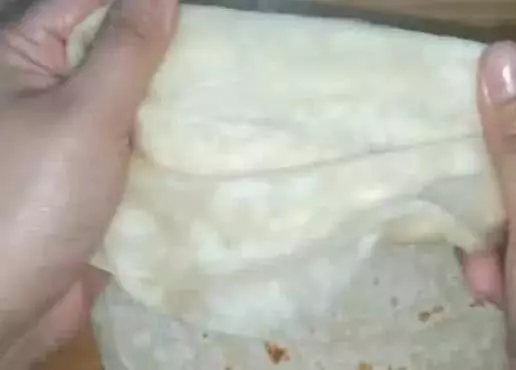 快速雞蛋餅的做法,不用發麵,開水一燙,柔軟又勁道,早餐首選