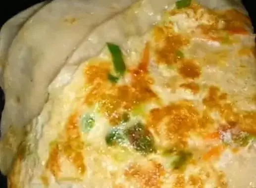 快速雞蛋餅的做法,不用發麵,開水一燙,柔軟又勁道,早餐首選