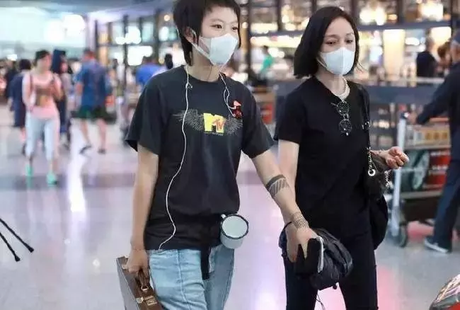 竇靖童周迅互相見家長惹爭議,關係太複雜,王菲:幸福就好!
