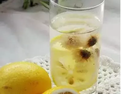 一片檸檬竟然這麼厲害!難怪媽媽每天都這麼吃!不看真的會後悔~