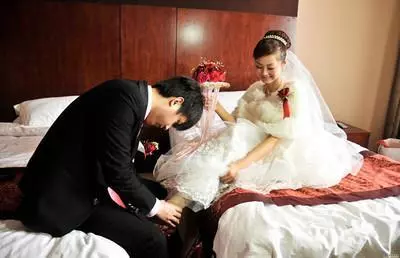 婚前都沒見過小舅子,直到婚禮上看到小舅子,我當場給老婆二十萬