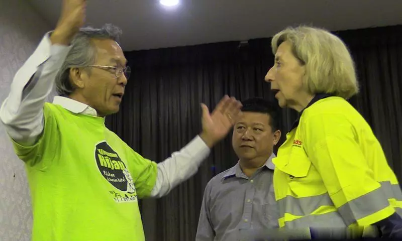 500民眾撻伐政治人物撒謊!現場差點檫槍走火!?