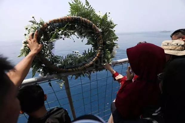 最新更新【獅航墜機事故】印尼真實不再找遇難者《繼續尋找飛機重要的東西》真的讓人震驚怒罵