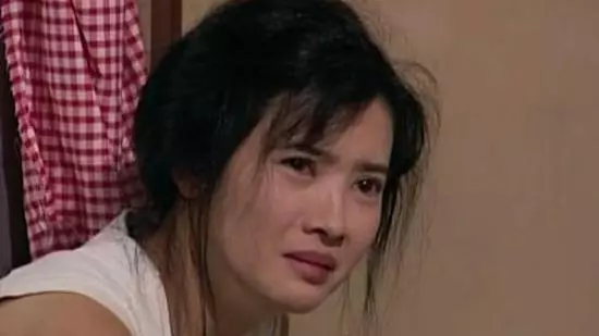 【藍潔瑛 · 死前最後通話曝光!】藍潔瑛的鄰居聽到她打電話給姊姊,激動地控訴當年遭到性侵的難過往事!鄰居:「她每晚叫得好