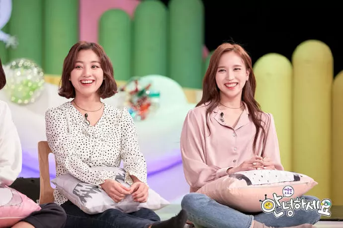 [TWICE][分享]181112 志效-Mina《你好》花絮照公開明朗笑容俘獲飯心