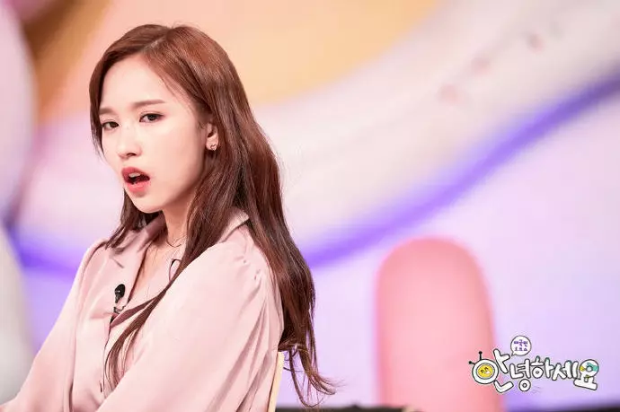 [TWICE][分享]181112 志效-Mina《你好》花絮照公開明朗笑容俘獲飯心
